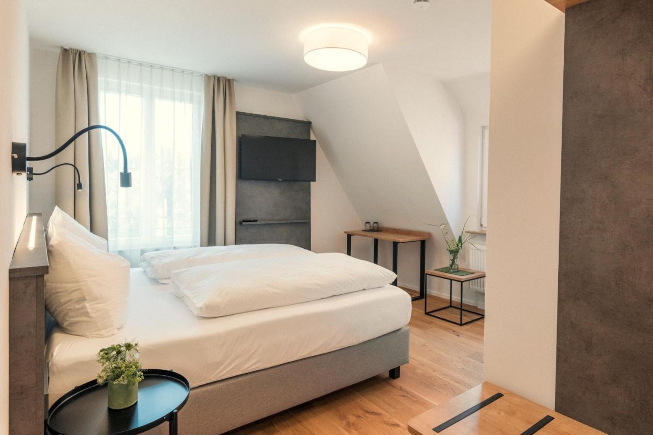 Das Hoelderlein - Altstadthotel Нюртинген Экстерьер фото